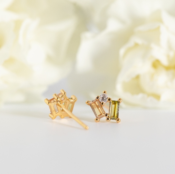 Sophia Stud Earrings (S925) - Picture 5 of 6